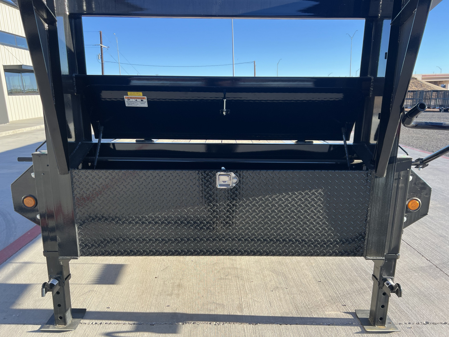 New 2026 PJ 102”x32’ Quest Gooseneck Flatbed w/ Singles – LQ