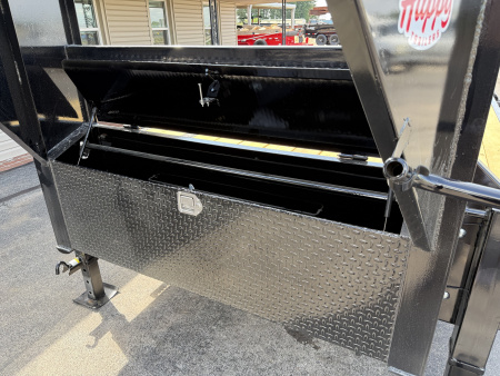 New 2026 PJ 102”x25’ Quest Gooseneck Flatbed w/ Singles – LQ