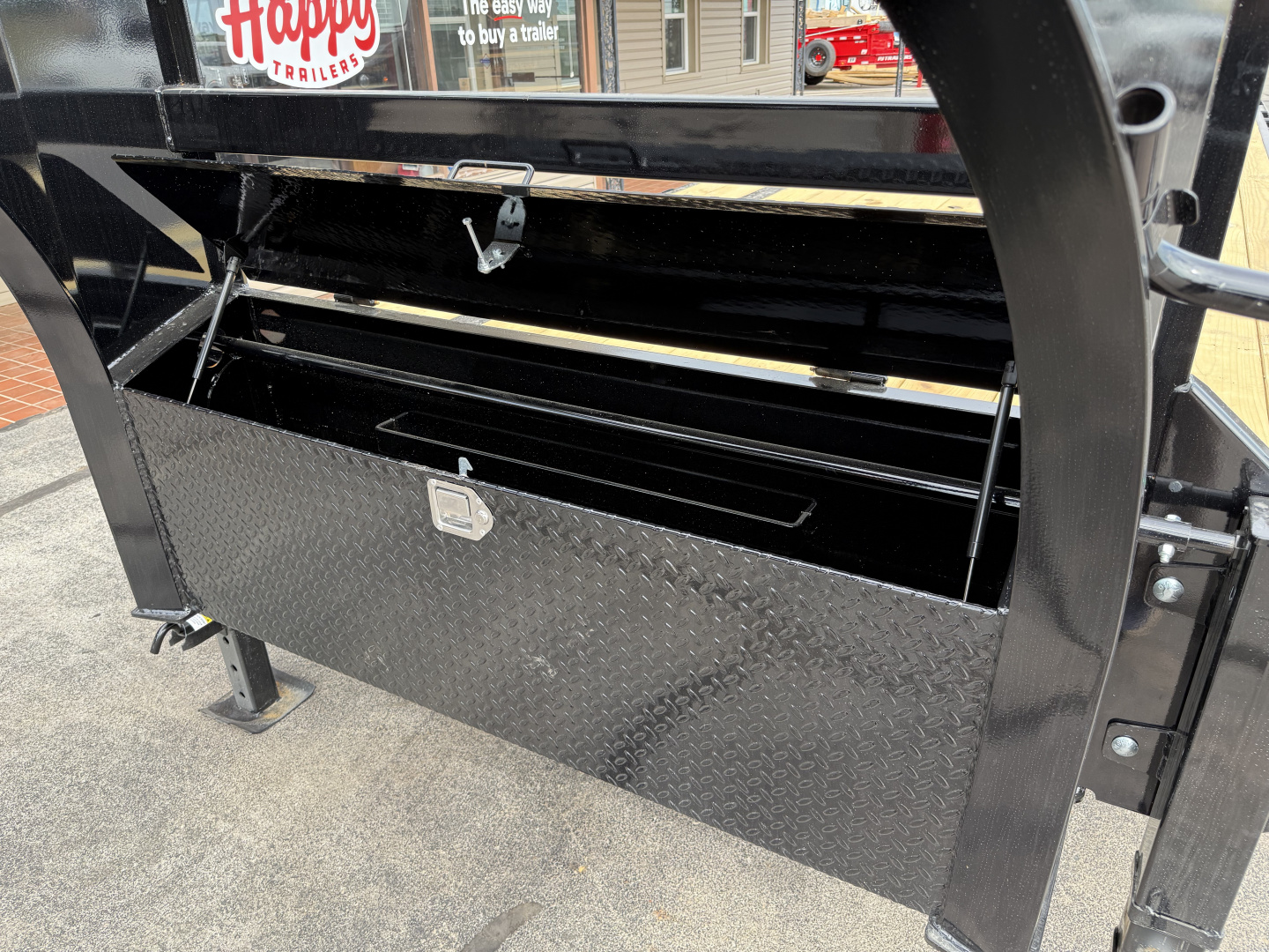 New 2026 PJ 102"x40' GN Low-Pro Flatbed w/ Singles - LS