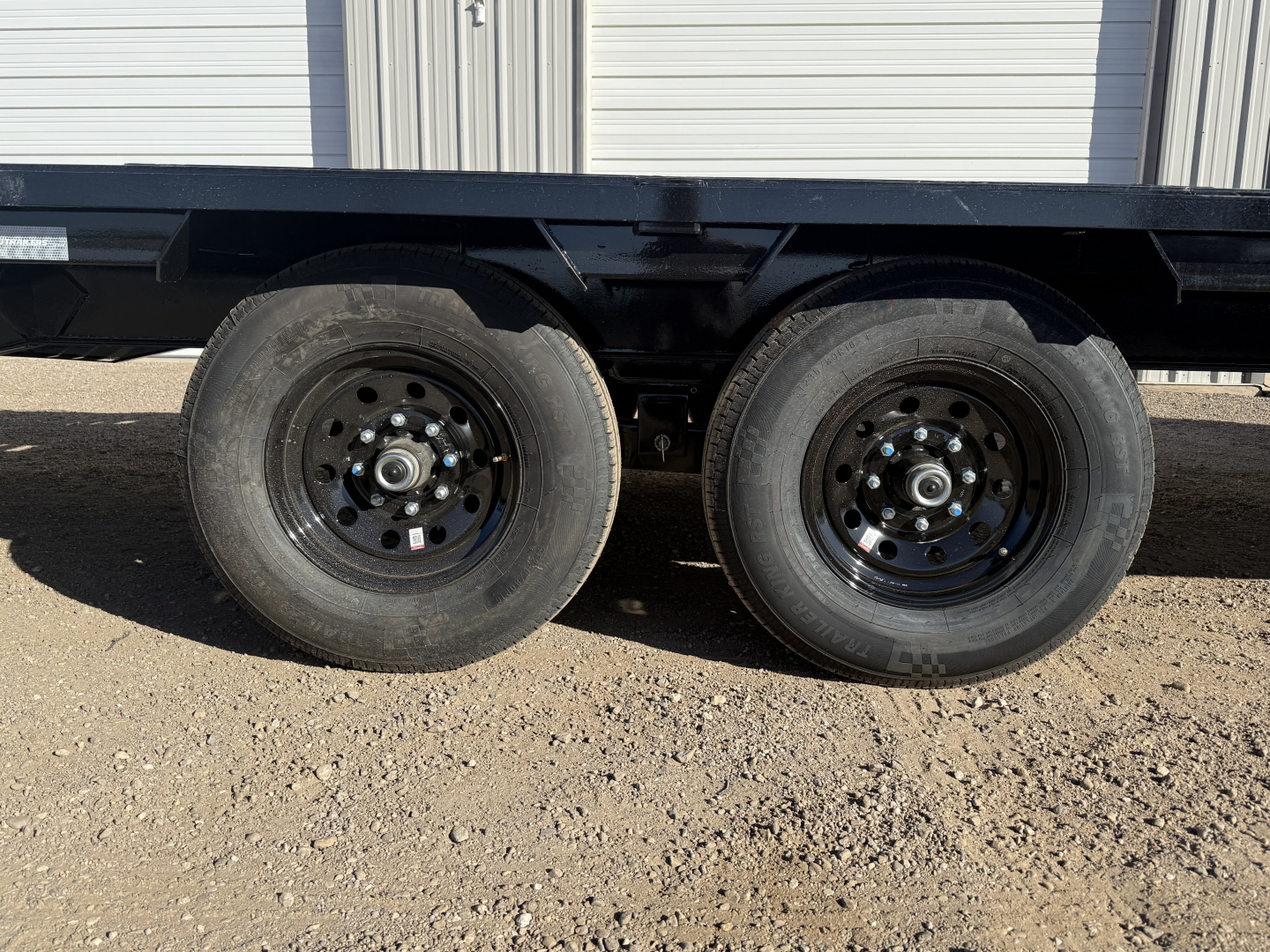 New 2026 PJ 102”x25’ Quest Gooseneck Flatbed w/ Singles – LQ