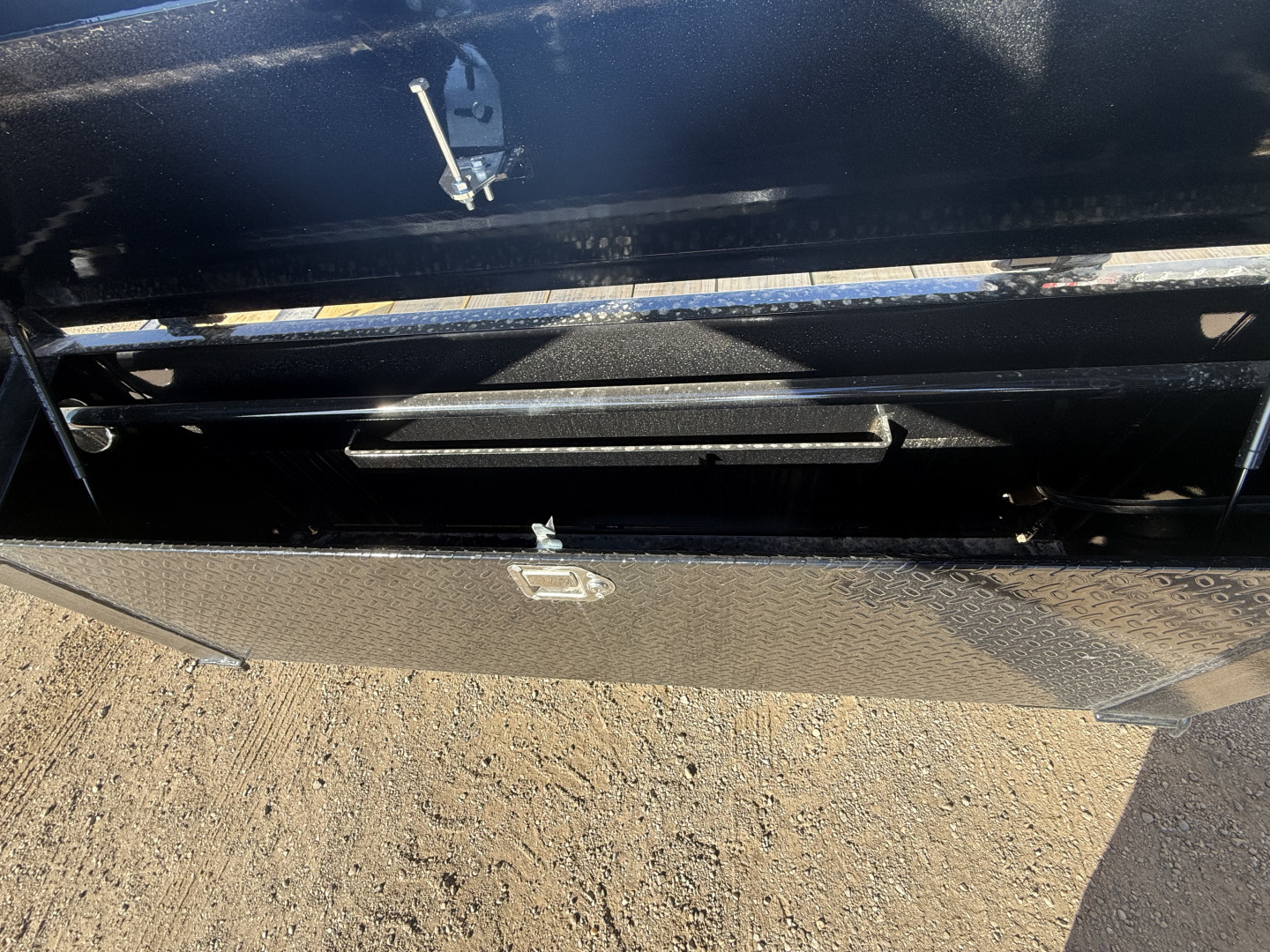 New 2026 PJ 102”x25’ Quest Gooseneck Flatbed w/ Singles – LQ