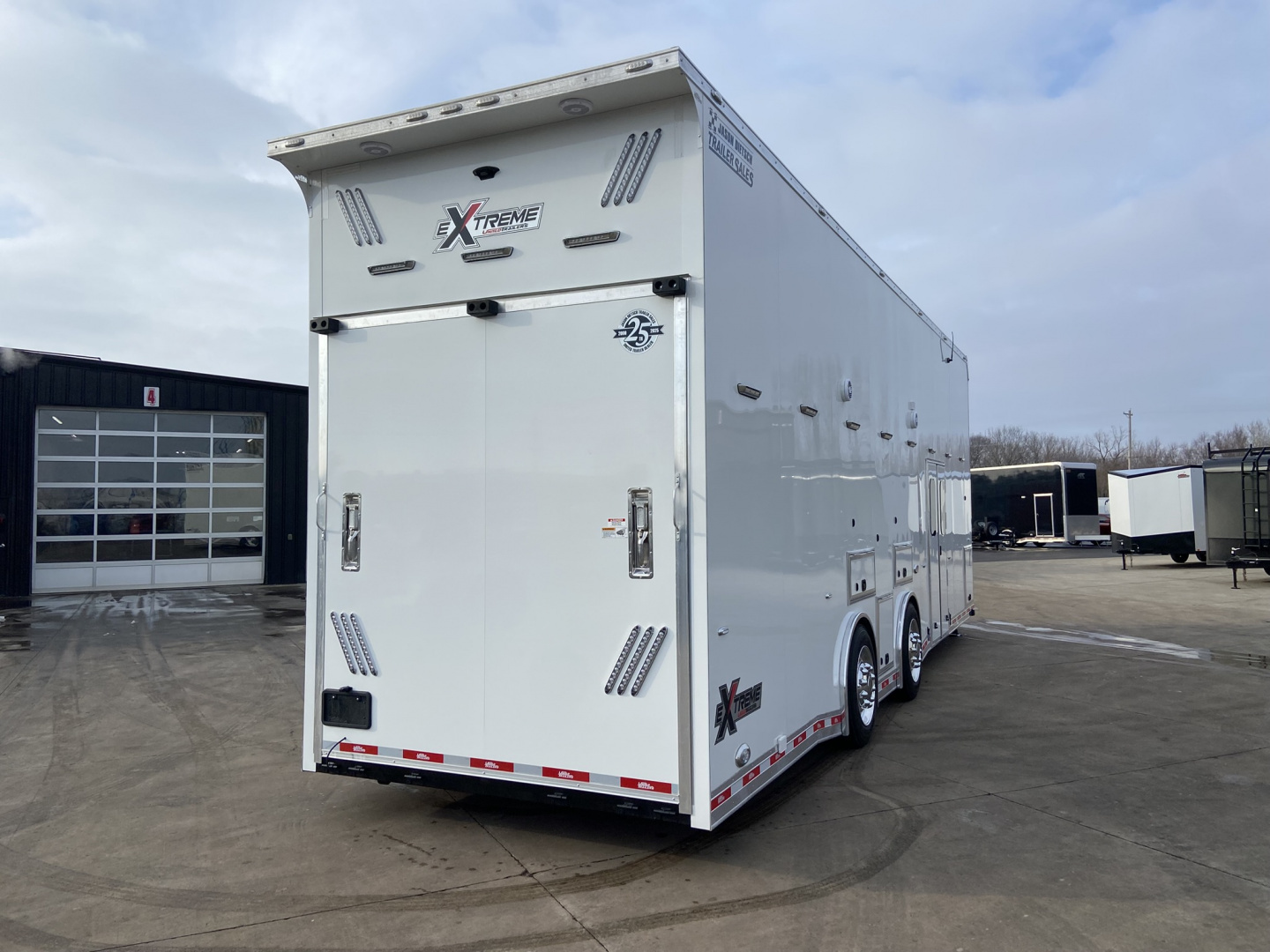 New United 34' 14k Air Ride Stacker