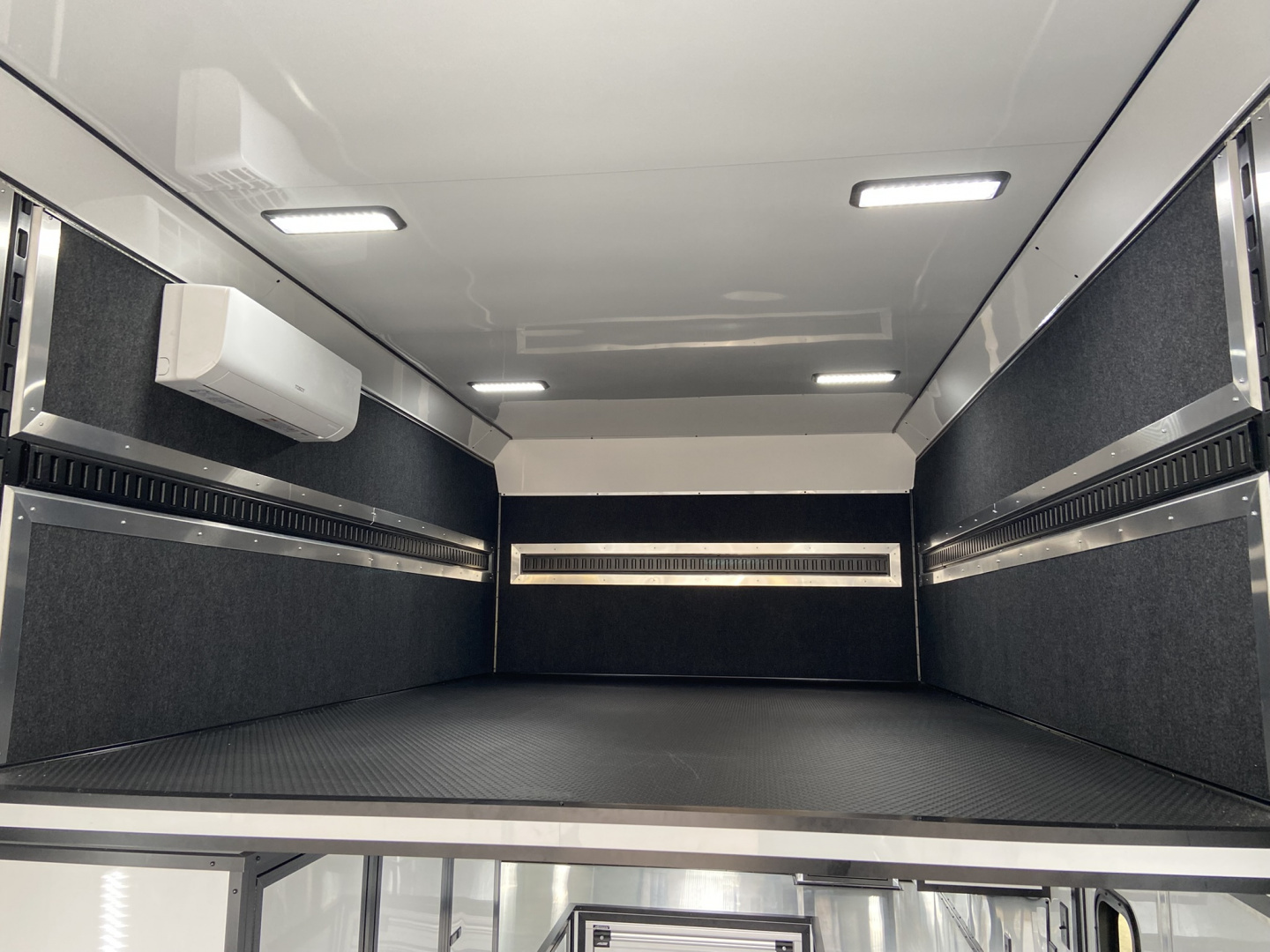 New United 34' 14k Air Ride Stacker