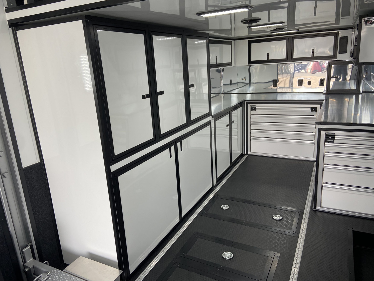 New United 34' 14k Air Ride Stacker