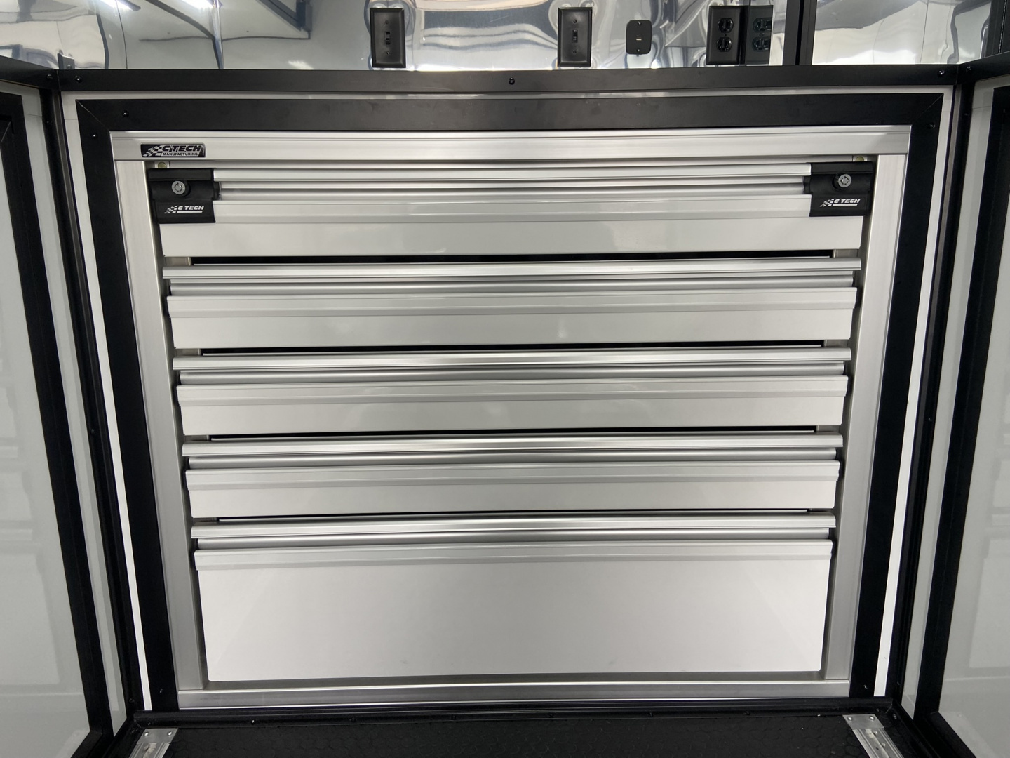 New United 34' 14k Air Ride Stacker