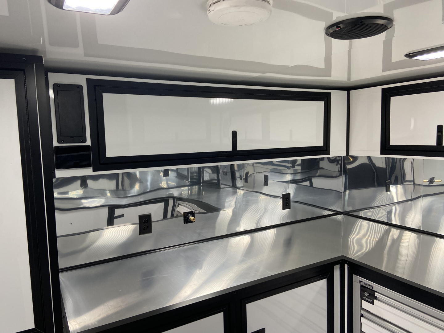 New United 34' 14k Air Ride Stacker