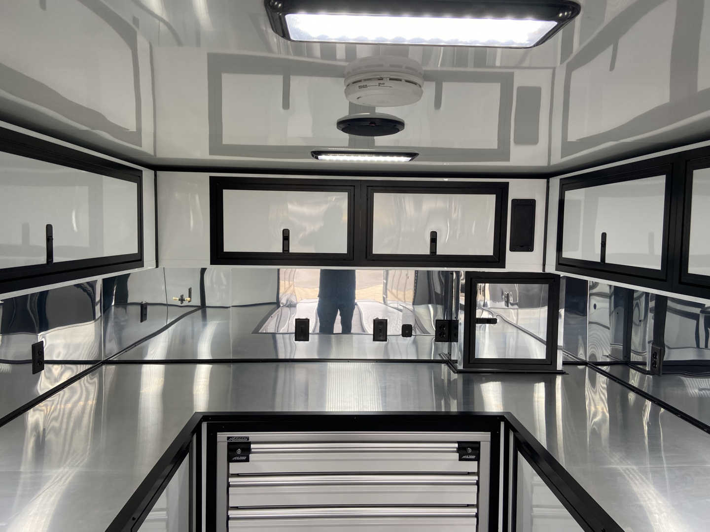 New United 34' 14k Air Ride Stacker