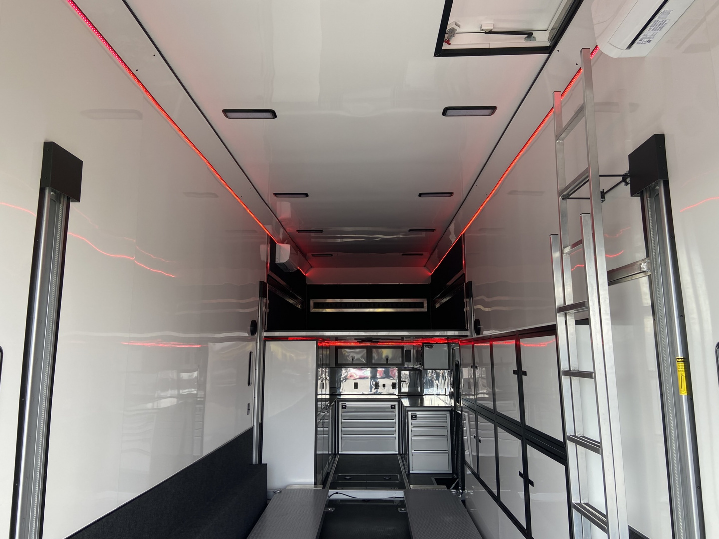 New United 34' 14k Air Ride Stacker