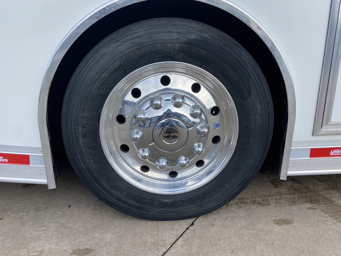 New United 34' 14k Air Ride Stacker