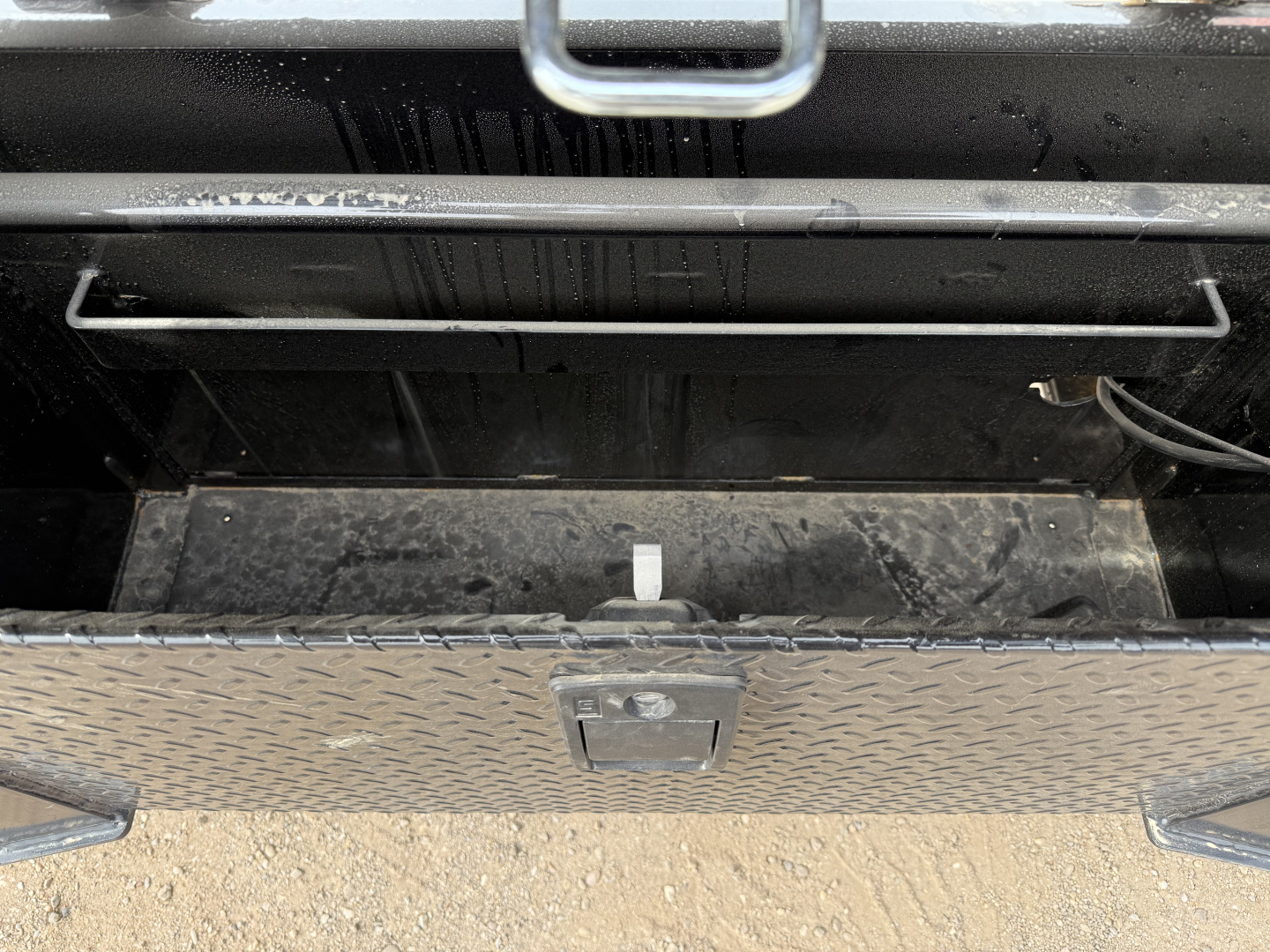 New 2026 PJ 102"x32' GN Low Pro Hydraulic Dovetail w/ Duals - LY