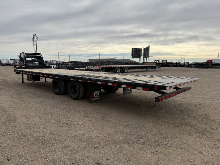 New 2026 PJ 102"x32' GN Low Pro Hydraulic Dovetail w/ Duals - LY