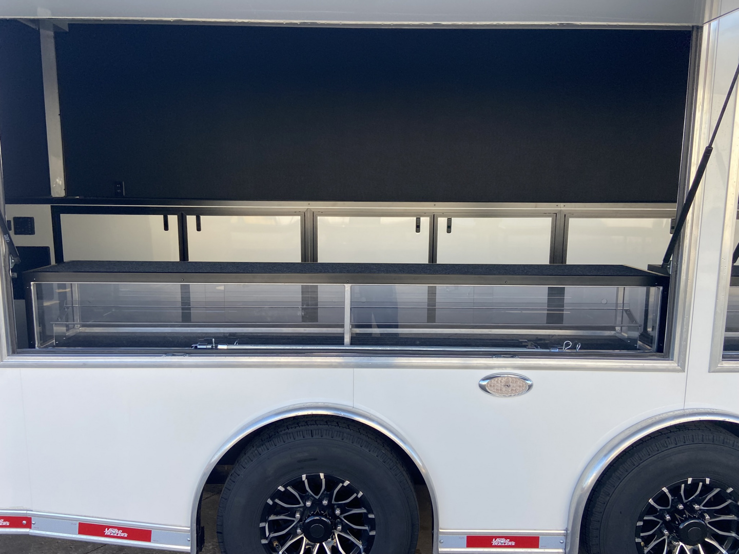 New United Vending Trailed 24'