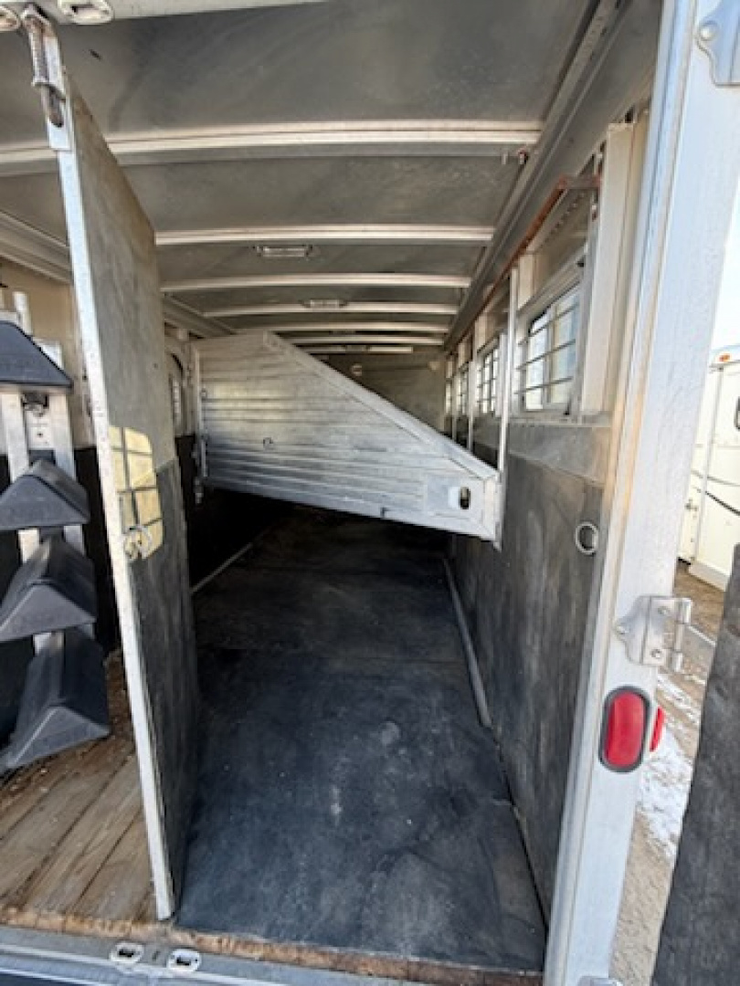 Used 1999 Featherlite Trailers 4H Horse Trailer