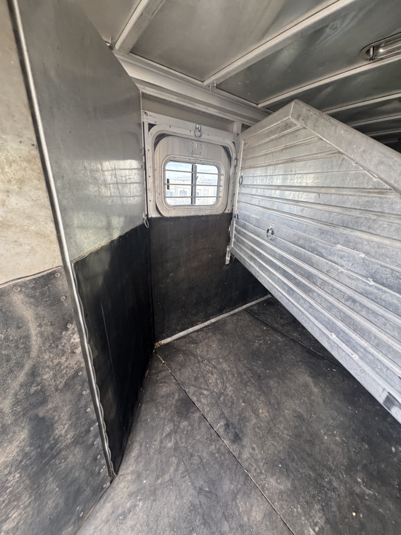 Used 1999 Featherlite 4H GN Horse Trailer