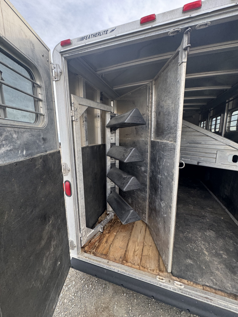 Used 1999 Featherlite 4H GN Horse Trailer