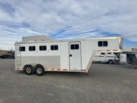 Used 1999 Featherlite 4H GN Horse Trailer