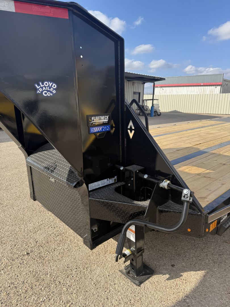 New 2026 Diamond C Trailers FMAX212 102X30 MR Gooseneck Bodies