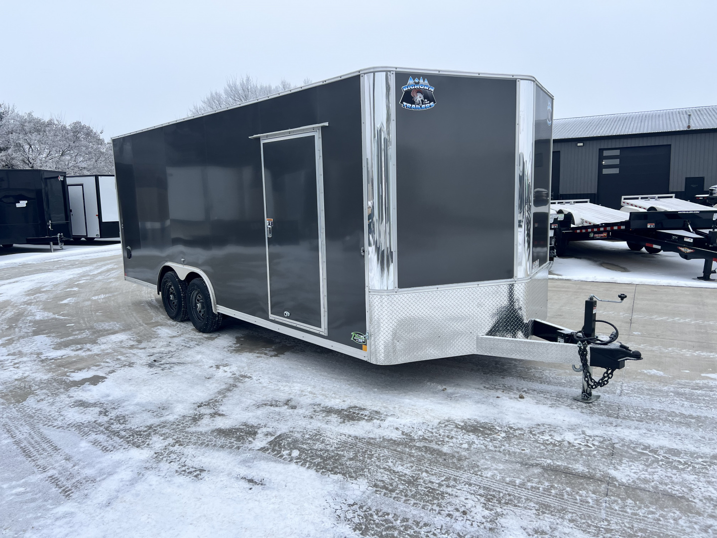 New 2026 Bighorn R&M 8.5x20 +2’ V nose 10K SUPERIOR QUALITY Rear Ramp Enclosed Cargo Trailer Car Hauler Trailer