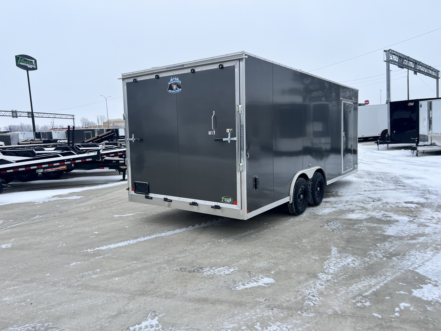 New 2026 Bighorn R&M 8.5x20 +2’ V nose 10K SUPERIOR QUALITY Rear Ramp Enclosed Cargo Trailer Car Hauler Trailer