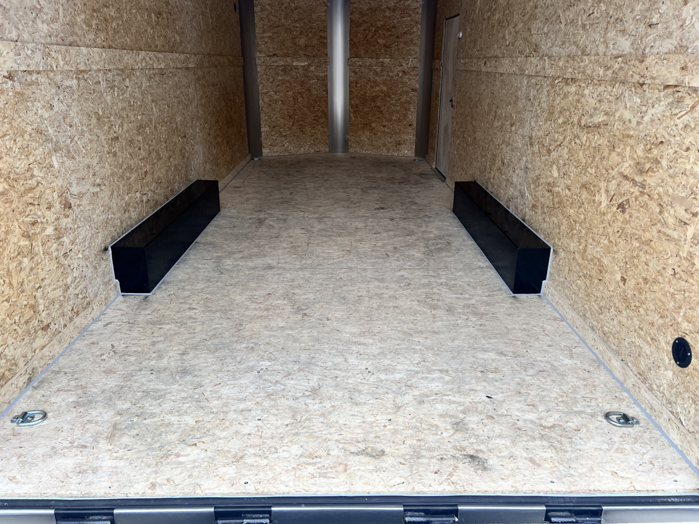 New 2026 Bighorn R&M 8.5x20 +2’ V nose 10K SUPERIOR QUALITY Rear Ramp Enclosed Cargo Trailer Car Hauler Trailer