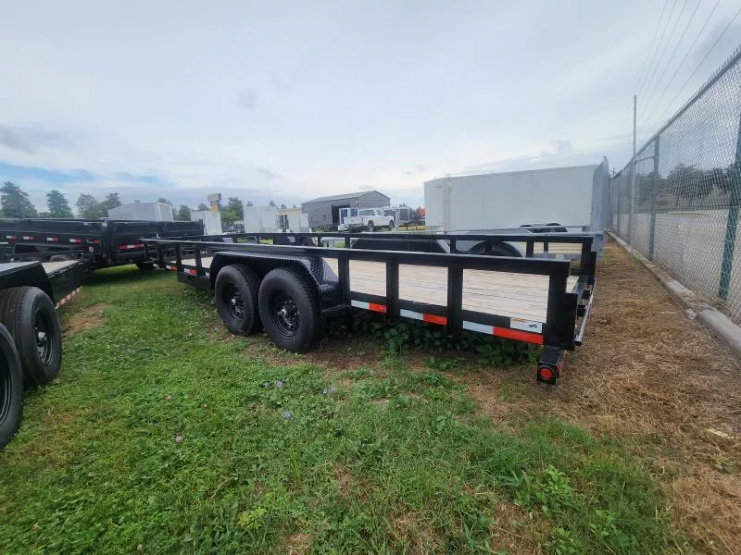 New 2025 Top Hat Trailers 83x20' Equipment Trailer