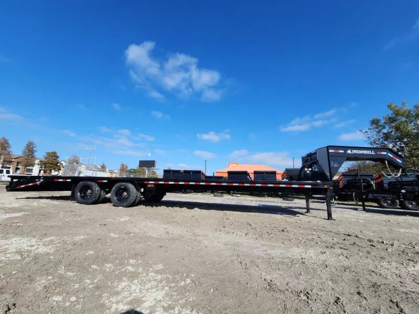 New 2026 Iron Bull FLG0232102 Flatbed Trailer 32' Gooseneck (27+5) Rampage Ramps