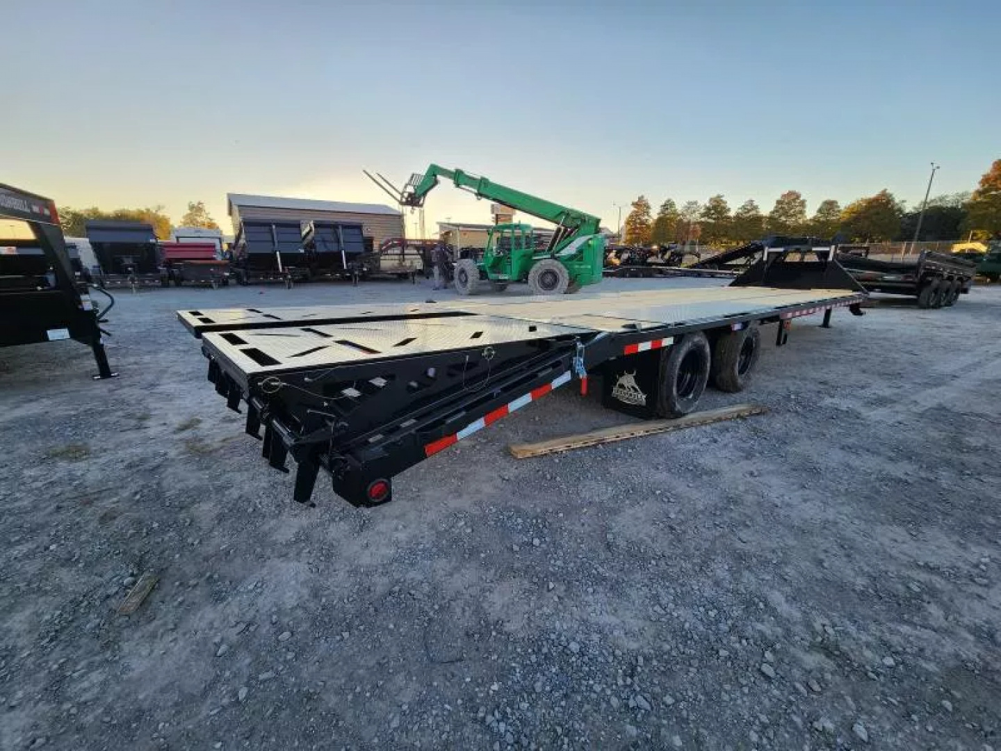 New 2026 Iron Bull FLG0232102 Flatbed Trailer 32' Gooseneck (27+5) Rampage Ramps