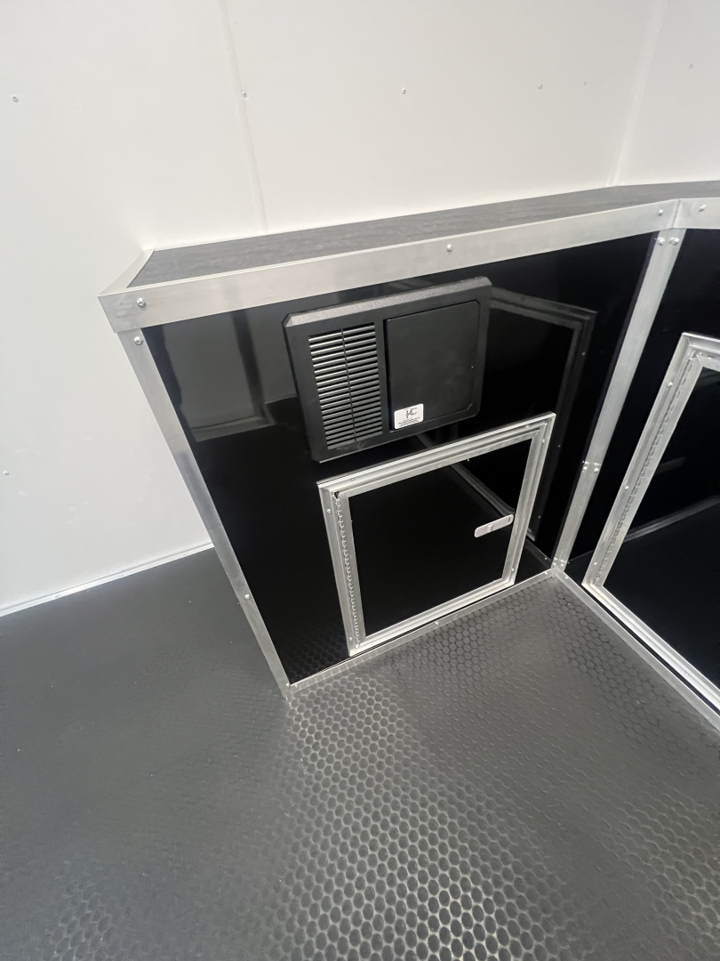 New 2026 Vintage 28’ Tag Race Trailer