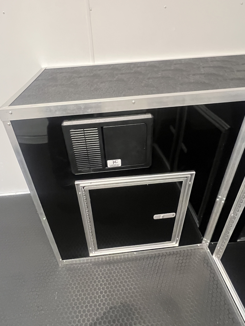 New 2026 Vintage 28’ Tag Race Trailer