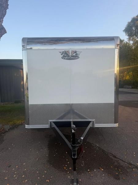 New 2026 Vintage 32’ Tag Race Trailer