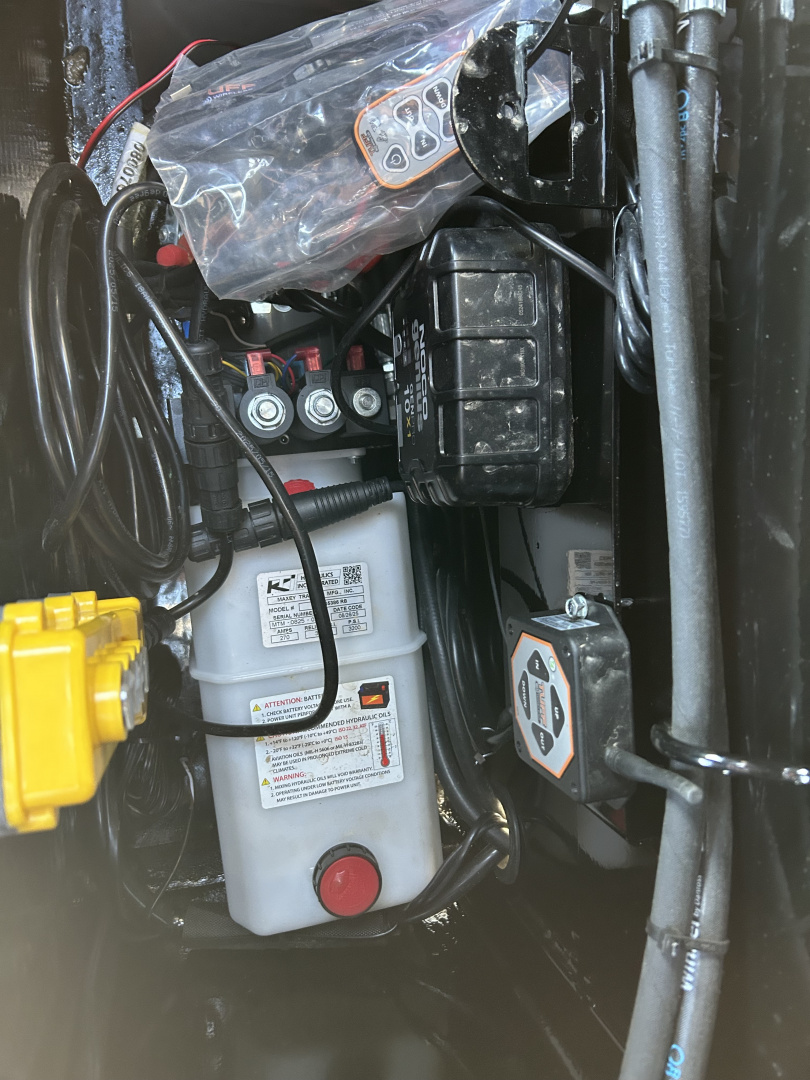 New 2026 MAXXD Gooseneck Trailer | 102" x 28' 30K GVWR