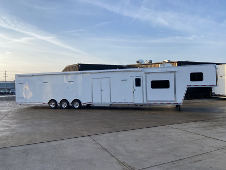 New 2026 Vintage Living Quarters Racing Trailer