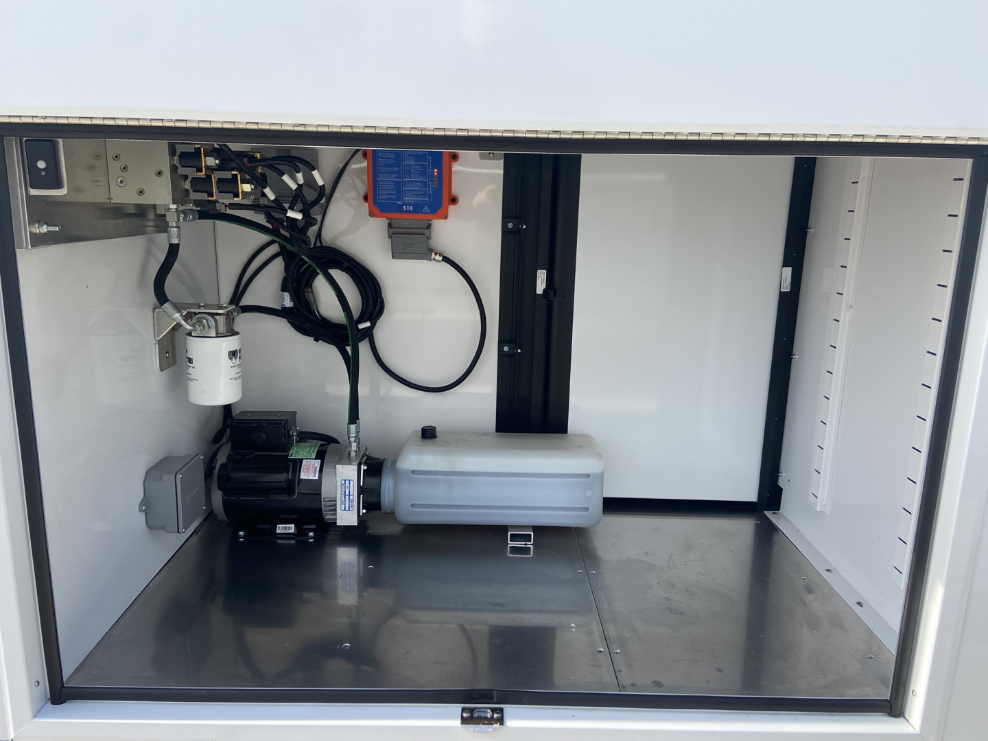 New JDCC 2026 PRI 38' Lift Gate