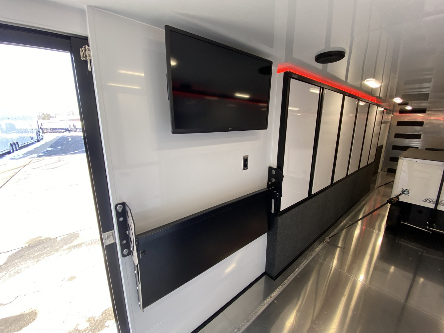 New JDCC 2026 PRI 38' Lift Gate