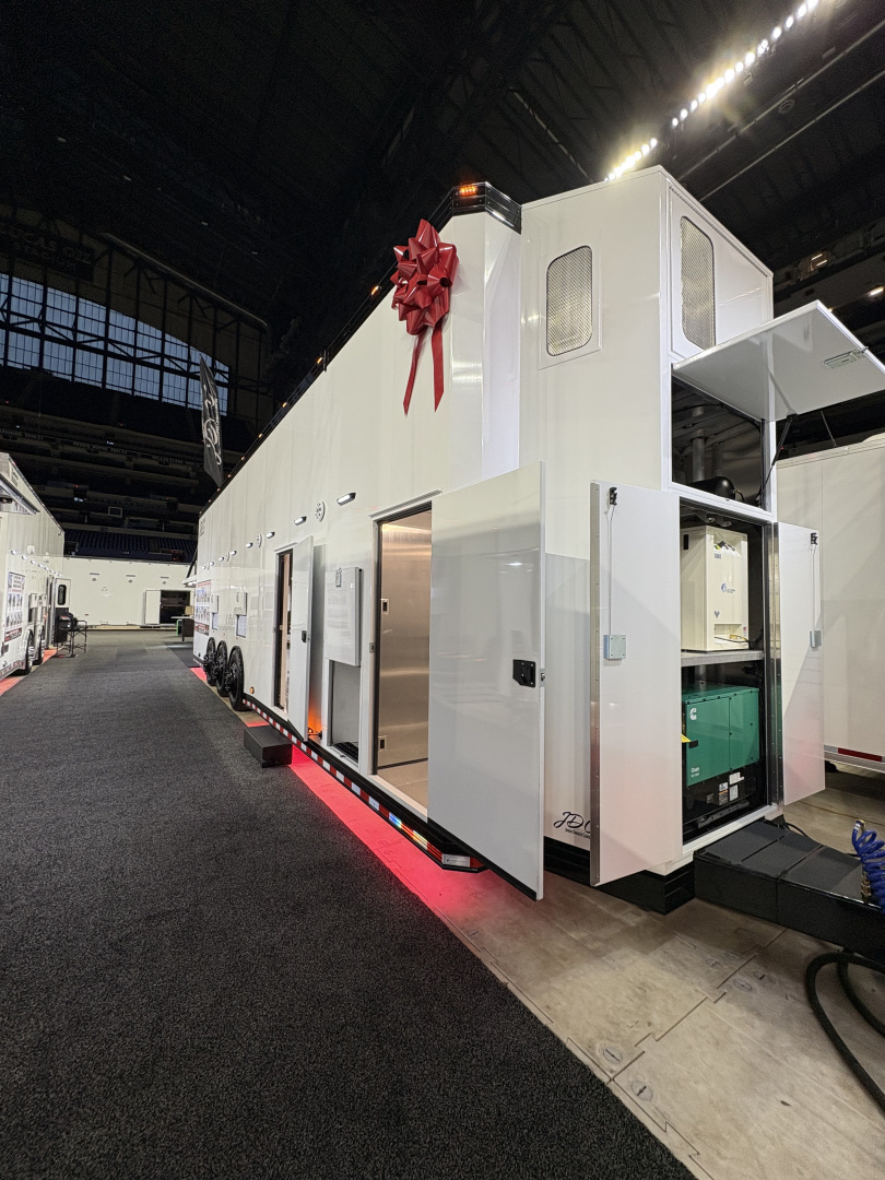 New JDCC 2026 PRI 38' Lift Gate
