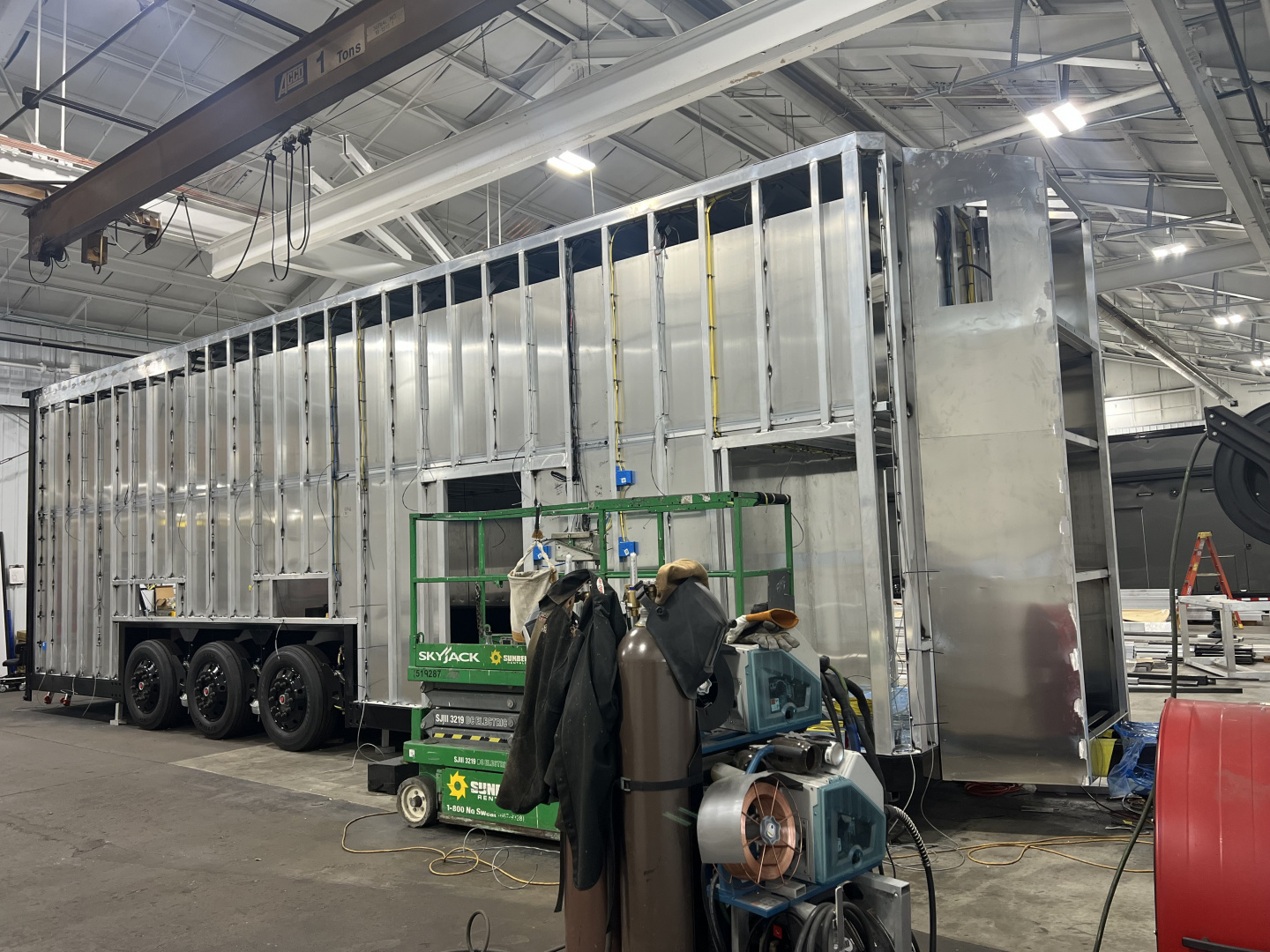 New JDCC 2026 PRI 38' Lift Gate