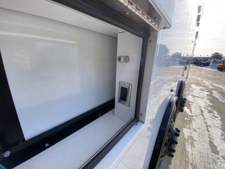 New JDCC 2026 PRI 38' Lift Gate