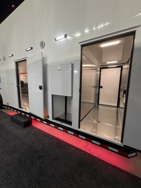 New JDCC 2026 PRI 38' Lift Gate