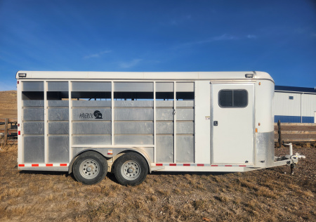 Used 2023 Maverick 4H Slant Trailer 10K