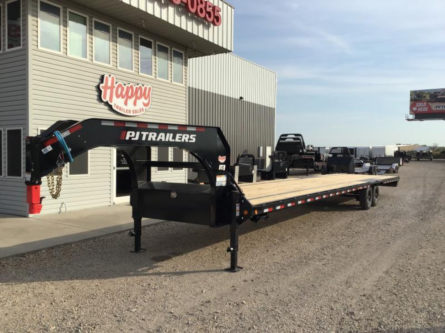 New 2026 PJ 102"x40' GN Low-Pro Flatbed w/ Singles - LS