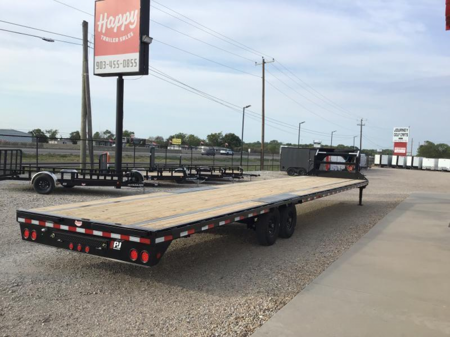 New 2026 PJ 102"x40' GN Low-Pro Flatbed w/ Singles - LS