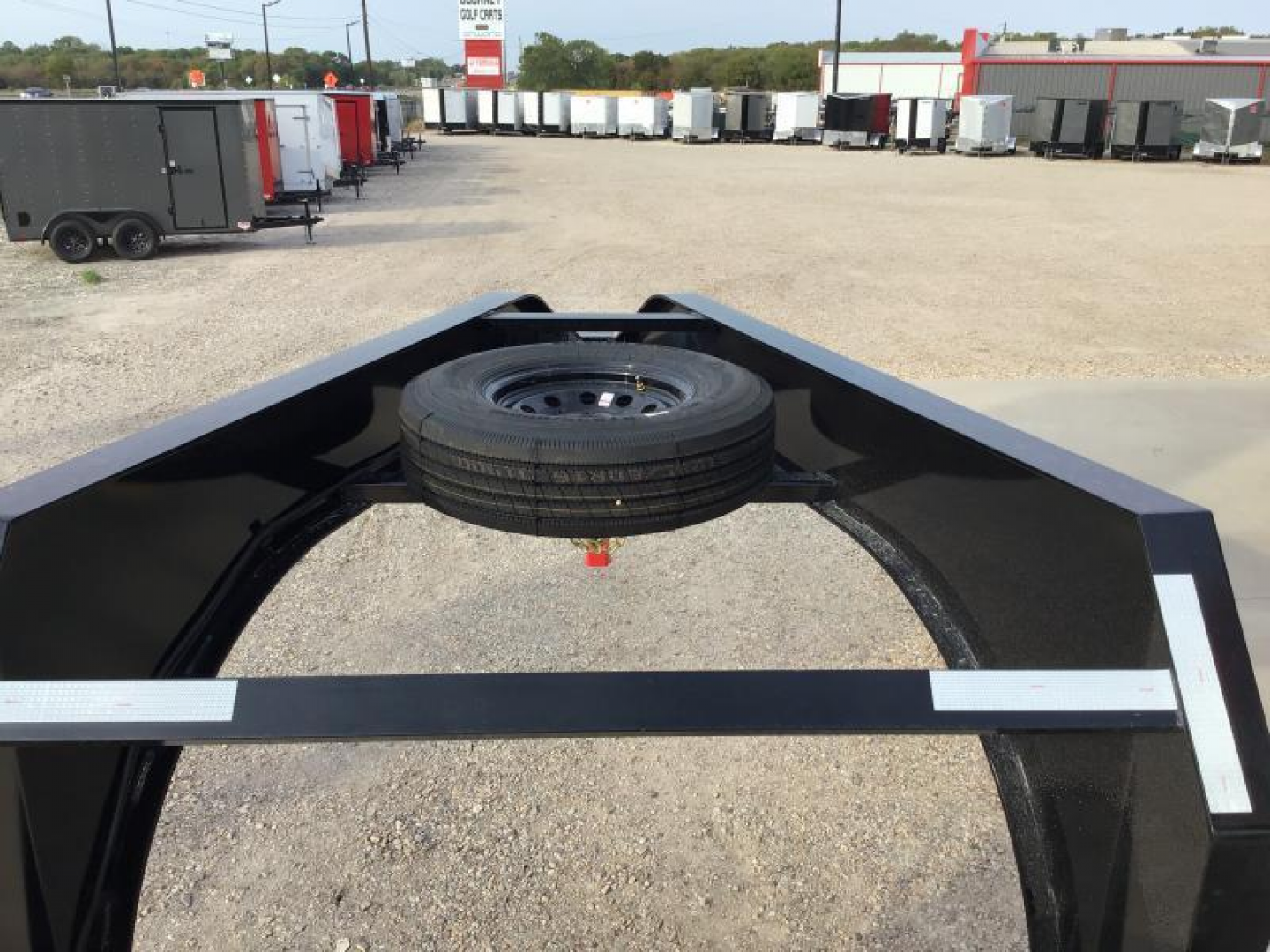 New 2026 PJ 102"x40' GN Low-Pro Flatbed w/ Singles - LS