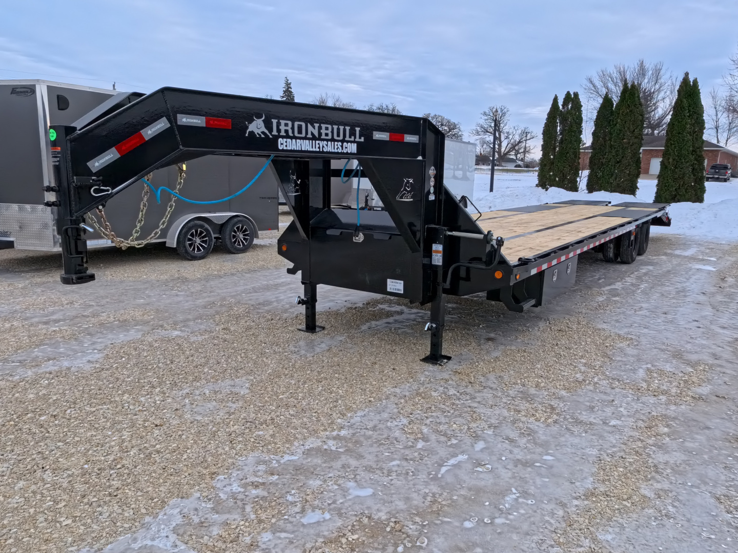 New 2026 Iron Bull Gooseneck Low Pro Deckover 102 x 36 (31 +5) FLG with Rampage Ramps, Matching Spare and 25,900 lb. GVWR