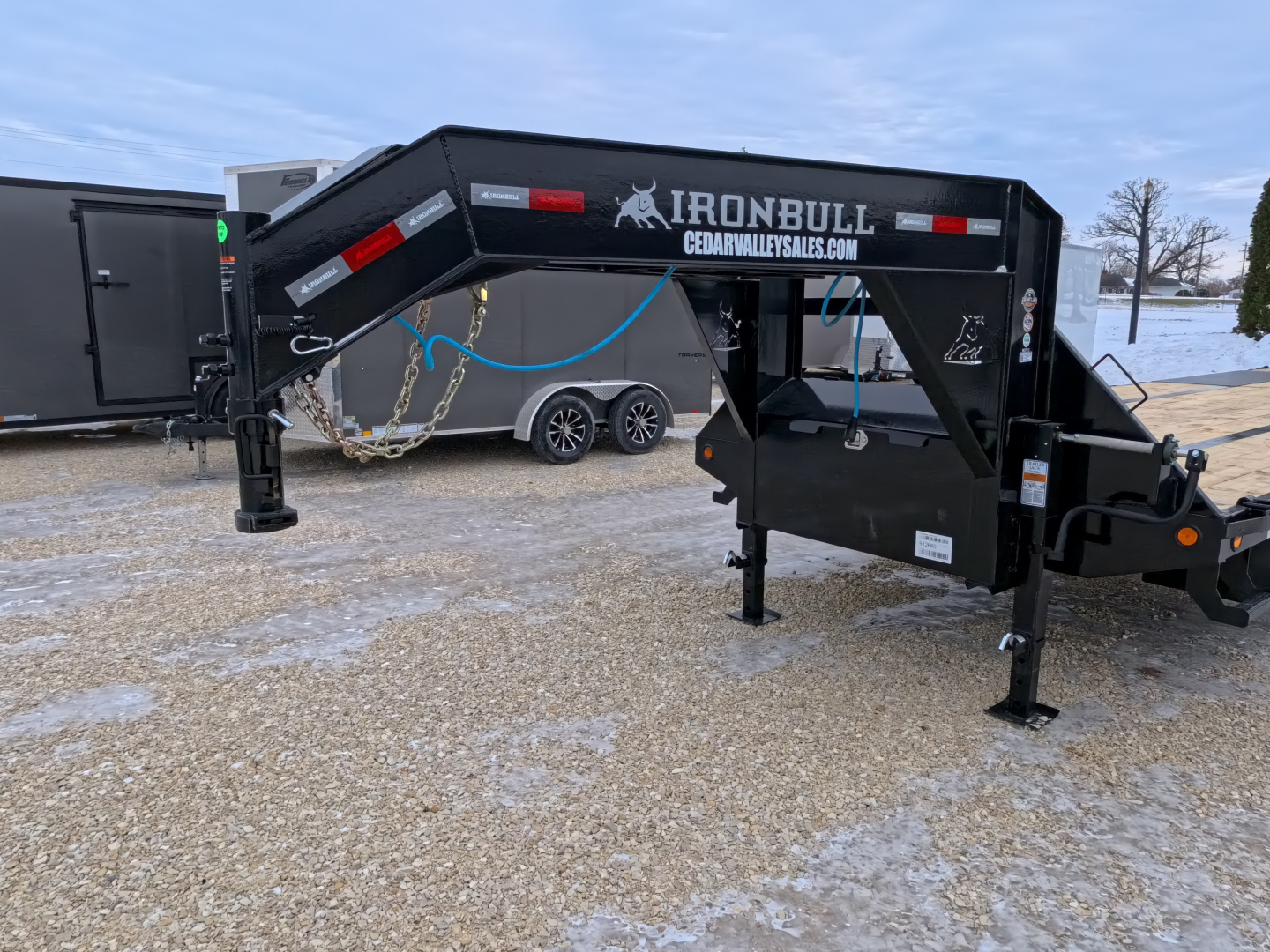 New 2026 Iron Bull Gooseneck Low Pro Deckover 102 x 36 (31 +5) FLG with Rampage Ramps, Matching Spare and 25,900 lb. GVWR