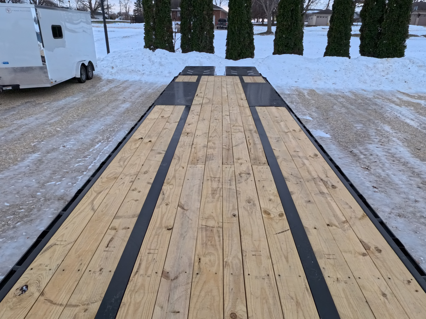 New 2026 Iron Bull Gooseneck Low Pro Deckover 102 x 36 (31 +5) FLG with Rampage Ramps, Matching Spare and 25,900 lb. GVWR