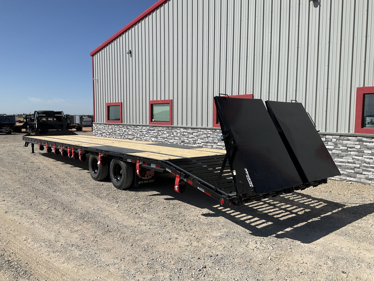 New 2026 PJ 102"x40' GN Low-Pro Flatbed w/ Duals - LD