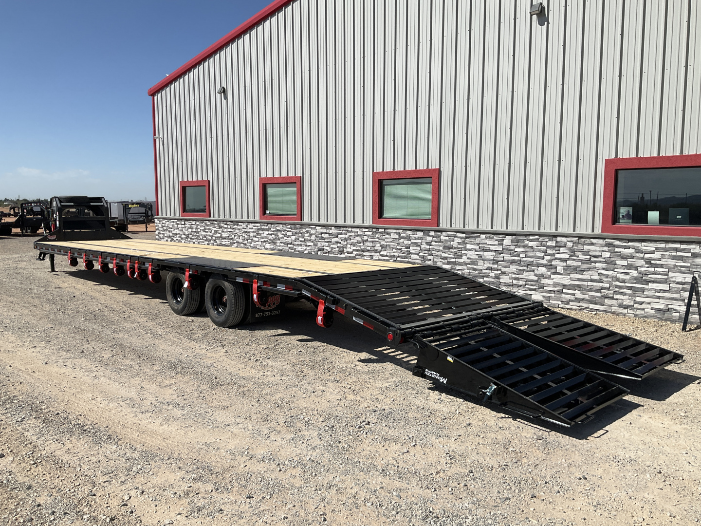 New 2026 PJ 102"x40' GN Low-Pro Flatbed w/ Duals - LD
