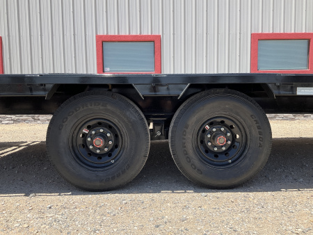 New 2026 PJ 102"x36' GN Low-Pro Flatbed w/ Singles - LX