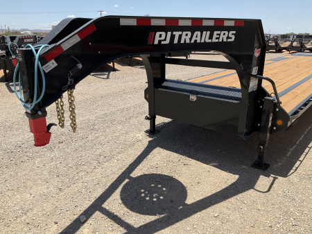 New 2026 PJ 102"x36' GN Low-Pro Flatbed w/ Singles - LX