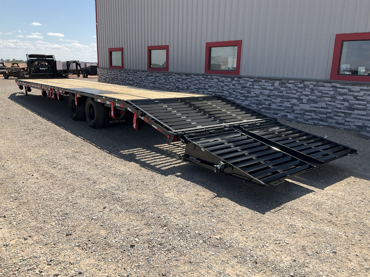New 2026 PJ 102"x40' GN Low-Pro Flatbed w/ Duals - LD